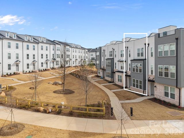 4332 Honeywalk Lane, Charlotte, NC 28278