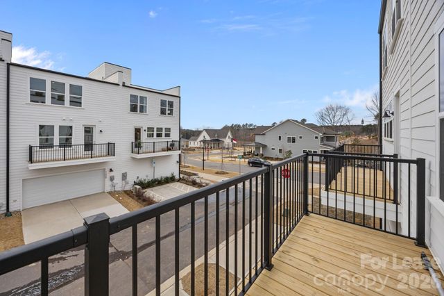 4332 Honeywalk Lane, Charlotte, NC 28278