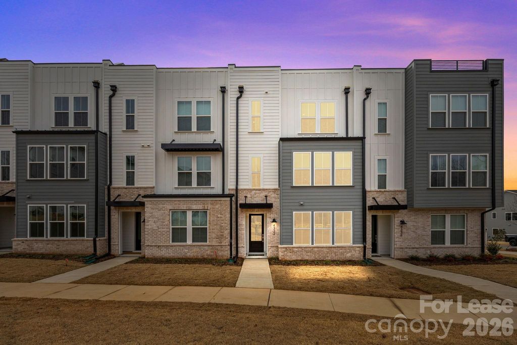 4332 Honeywalk Lane, Charlotte, NC 28278