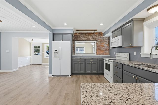 44 Clark St, Spencer, MA 01562