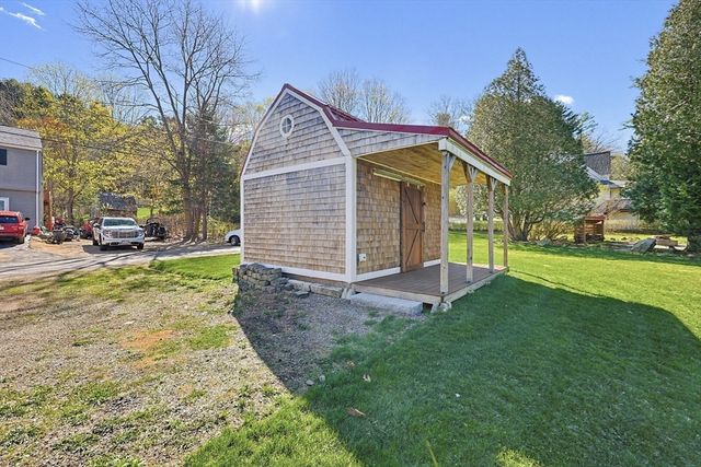 44 Clark St, Spencer, MA 01562