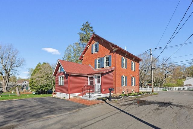 44 Clark St, Spencer, MA 01562