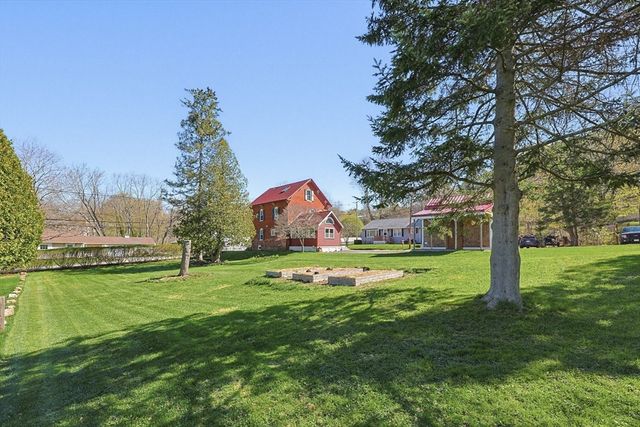 44 Clark St, Spencer, MA 01562