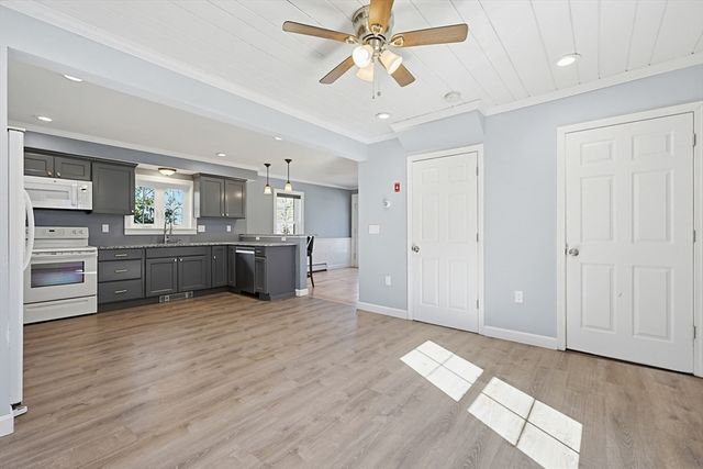 44 Clark St, Spencer, MA 01562