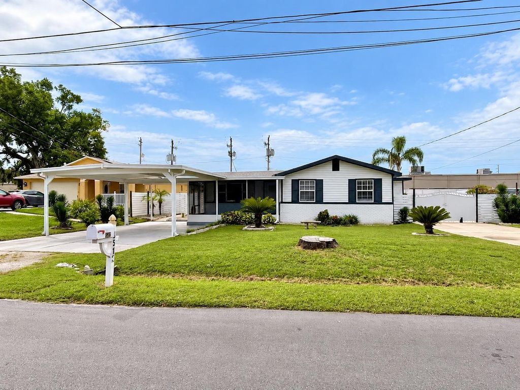 Image 1 of property listing at 8512 SUNBEAM LANE, Tampa, FL 33615