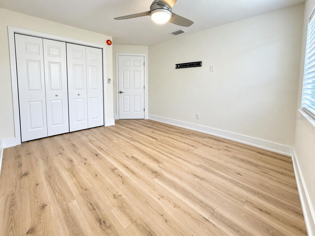Image 25 of property listing at 8512 SUNBEAM LANE, Tampa, FL 33615