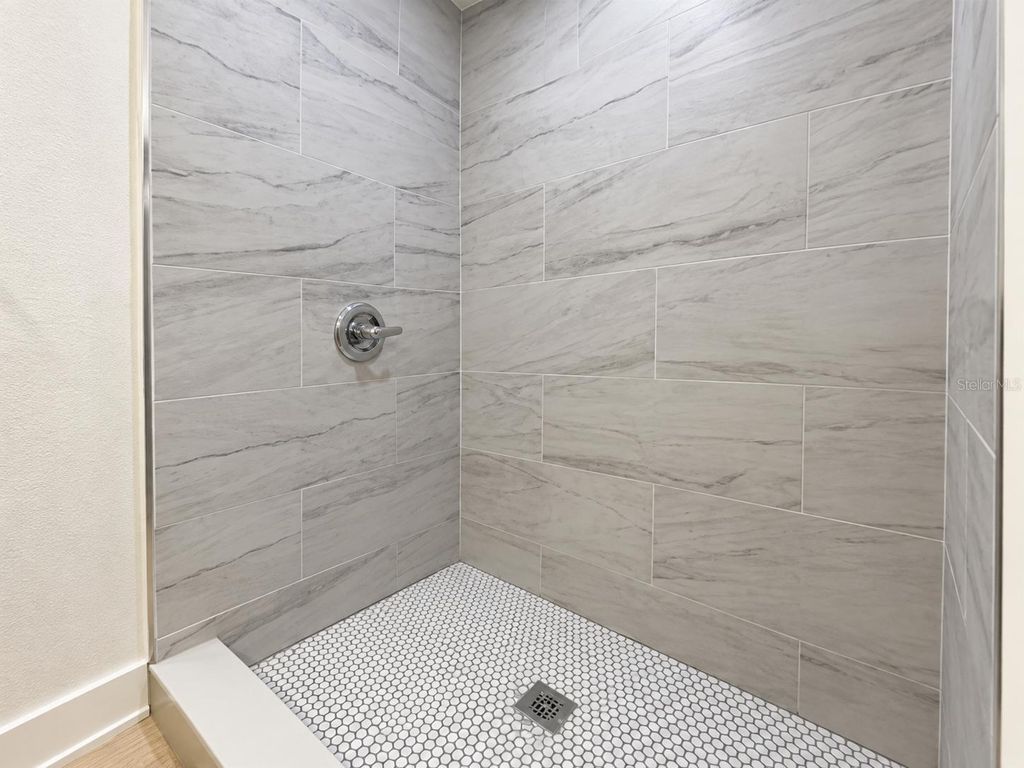 Image 31 of property listing at 8512 SUNBEAM LANE, Tampa, FL 33615