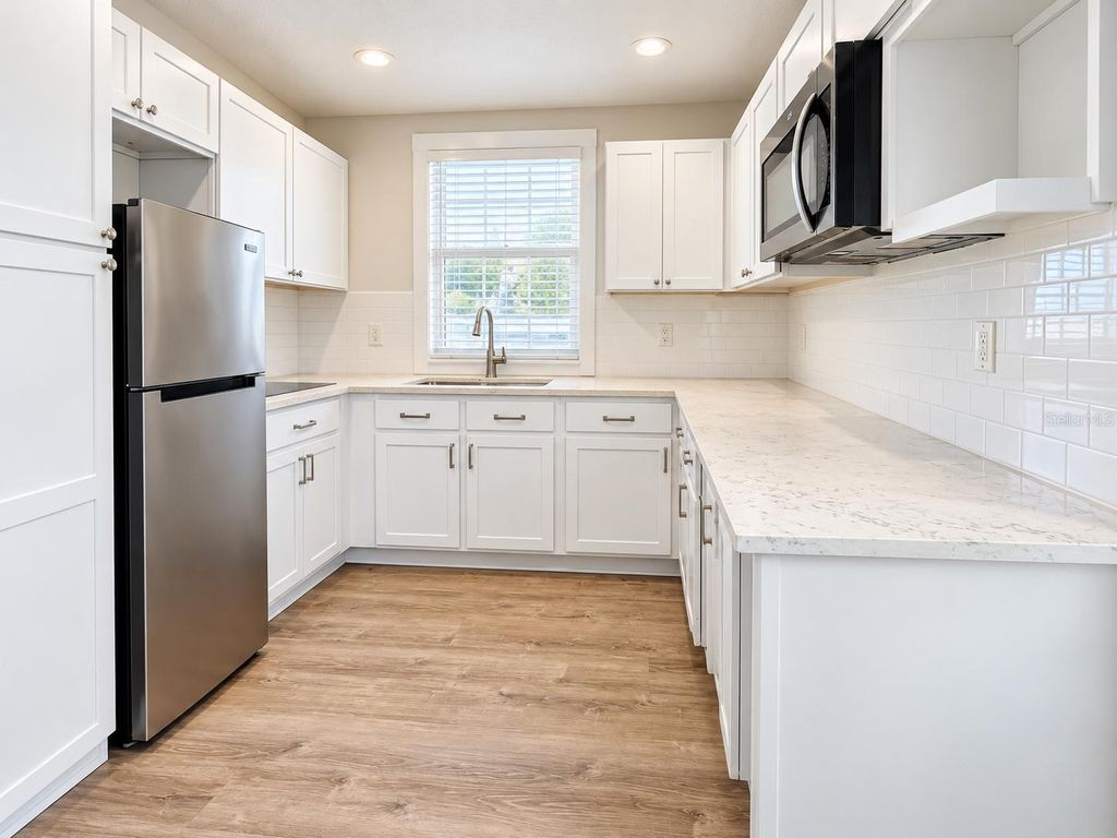 Image 47 of property listing at 8512 SUNBEAM LANE, Tampa, FL 33615
