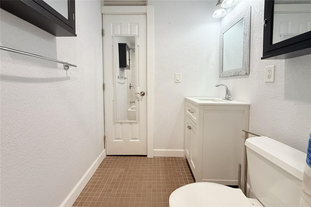 Image 51 of property listing at 8512 SUNBEAM LANE, Tampa, FL 33615