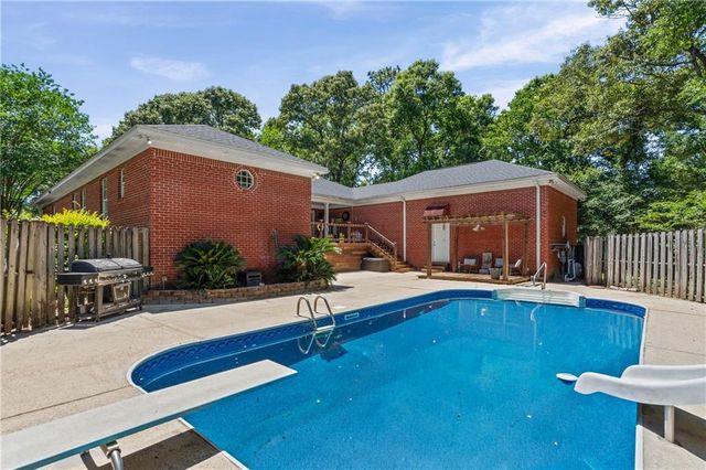 10500 Celeste Road, Saraland, AL 36571