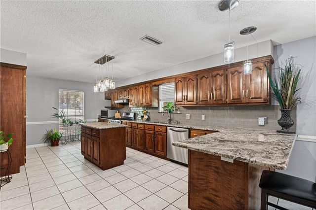 10500 Celeste Road, Saraland, AL 36571