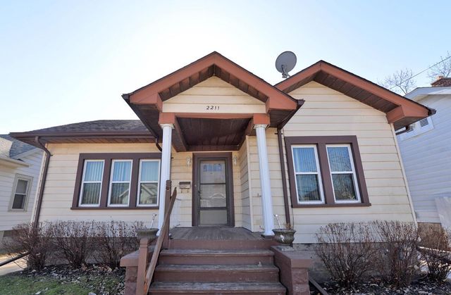 2211 Rupert BOULEVARD, Racine, WI 53405