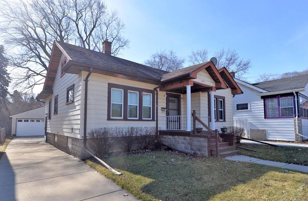 2211 Rupert BOULEVARD, Racine, WI 53405