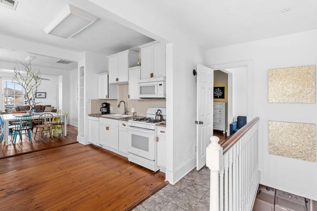 1309 Ursuline St, Galveston, TX 77550