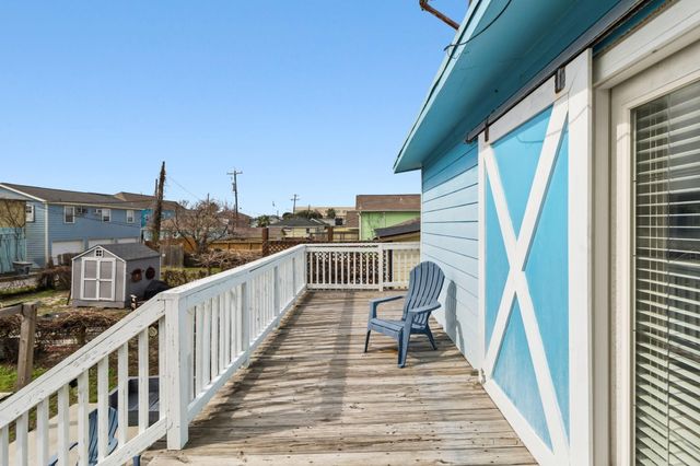 1309 Ursuline St, Galveston, TX 77550