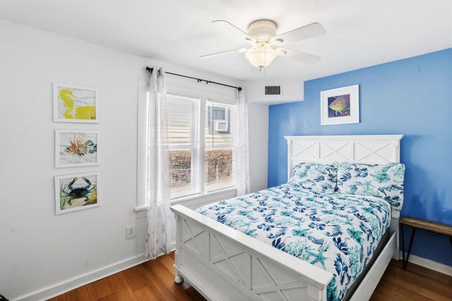 1309 Ursuline St, Galveston, TX 77550