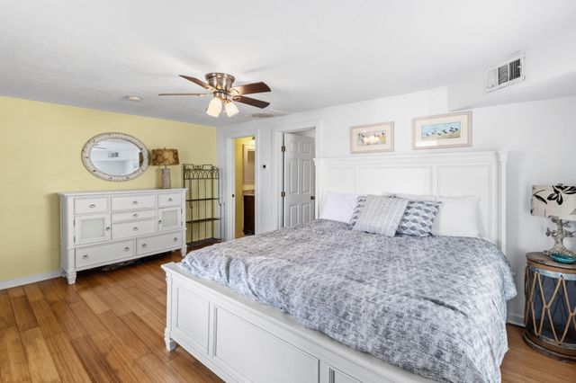 1309 Ursuline St, Galveston, TX 77550