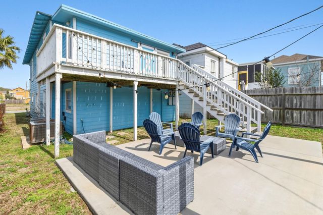 1309 Ursuline St, Galveston, TX 77550
