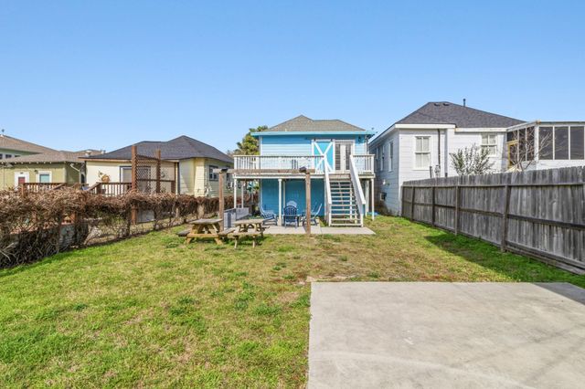 1309 Ursuline St, Galveston, TX 77550