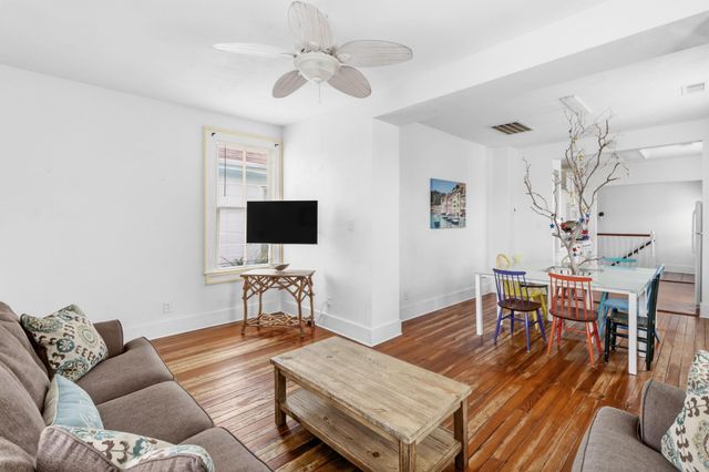 1309 Ursuline St, Galveston, TX 77550