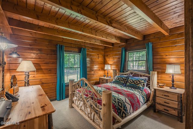 1532 S Shore Road, Edinburg, NY 12835