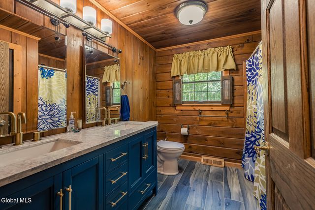 1532 S Shore Road, Edinburg, NY 12835