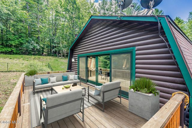 1532 S Shore Road, Edinburg, NY 12835