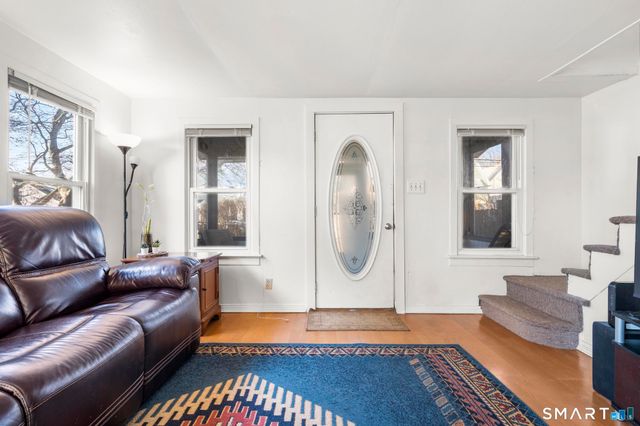 89 Naugatuck Avenue, Milford, CT 06460