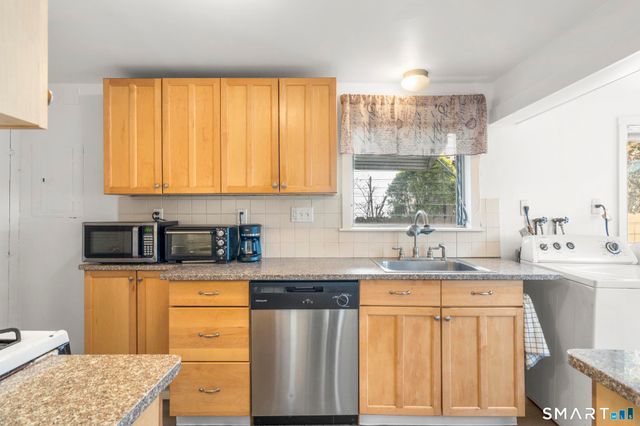 89 Naugatuck Avenue, Milford, CT 06460