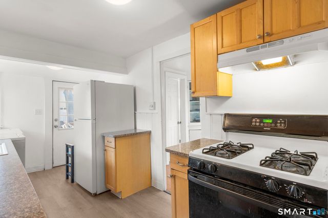 89 Naugatuck Avenue, Milford, CT 06460