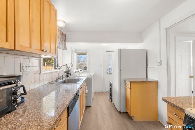 89 Naugatuck Avenue, Milford, CT 06460