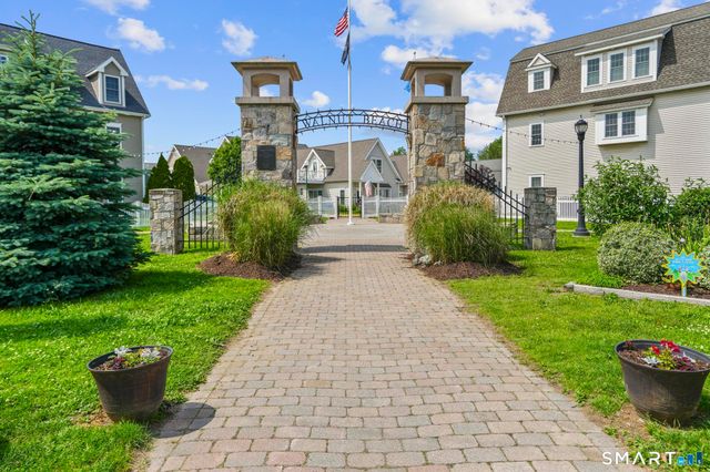 89 Naugatuck Avenue, Milford, CT 06460