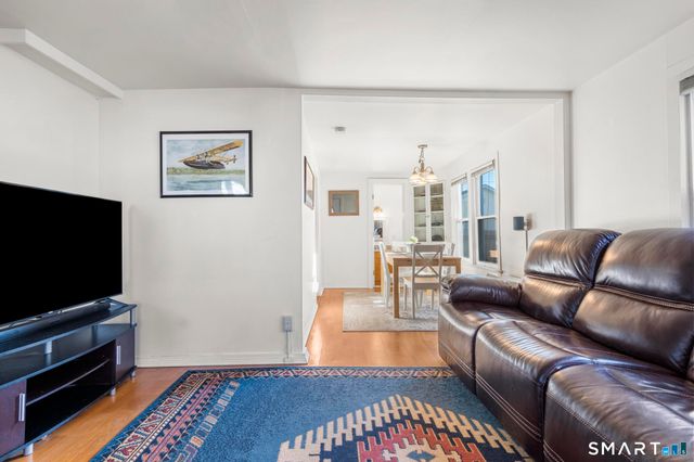 89 Naugatuck Avenue, Milford, CT 06460