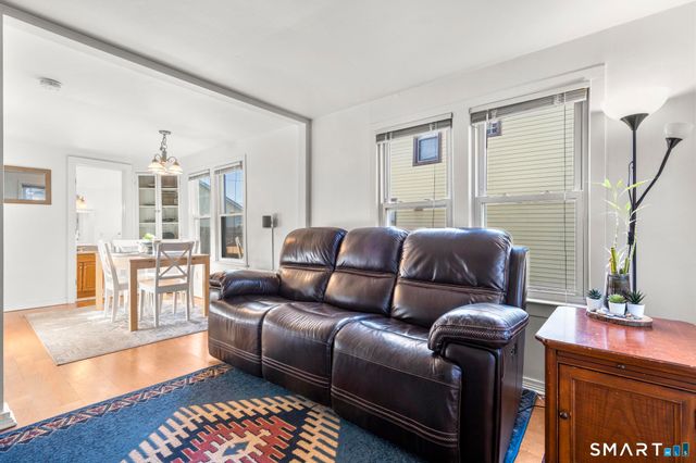 89 Naugatuck Avenue, Milford, CT 06460