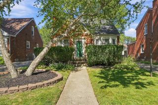 21191 Lochmoor Street, Harper Woods, MI 48225