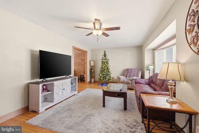 105 SAINT REGIS DR, West Deptford, NJ 08096