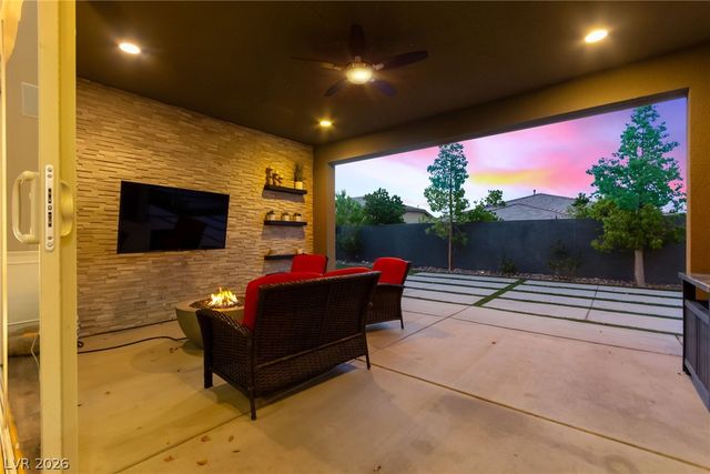 10578 Golden Light Way, Las Vegas, NV 89135