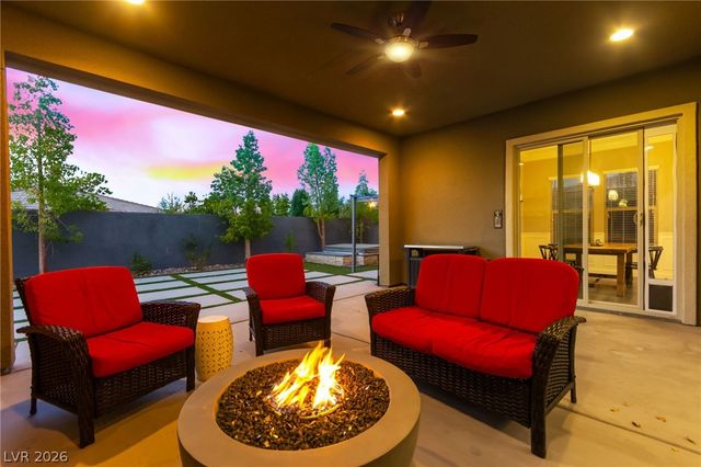 10578 Golden Light Way, Las Vegas, NV 89135