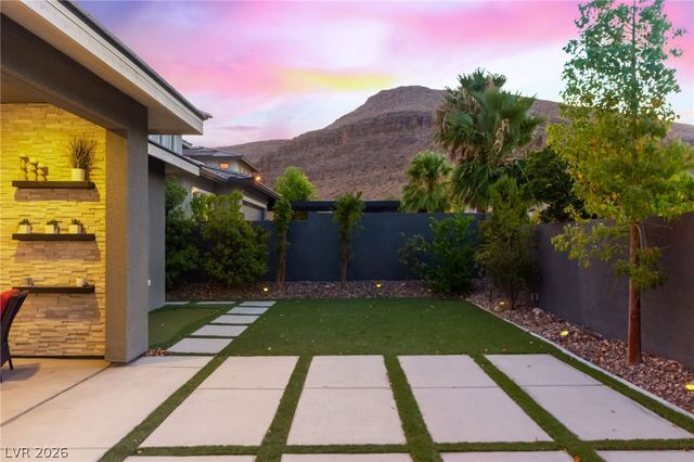 10578 Golden Light Way, Las Vegas, NV 89135