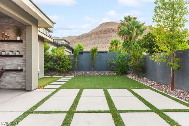 10578 Golden Light Way, Las Vegas, NV 89135