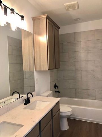 1734 Lantana Lane, El Campo, TX 77437