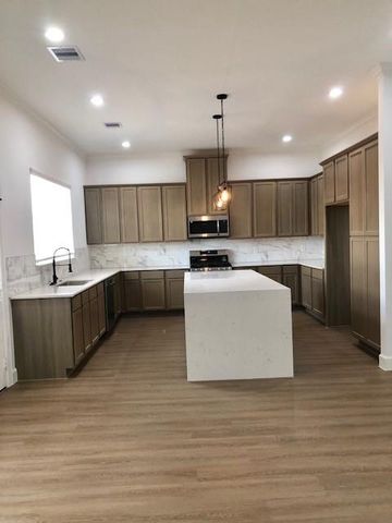 1734 Lantana Lane, El Campo, TX 77437