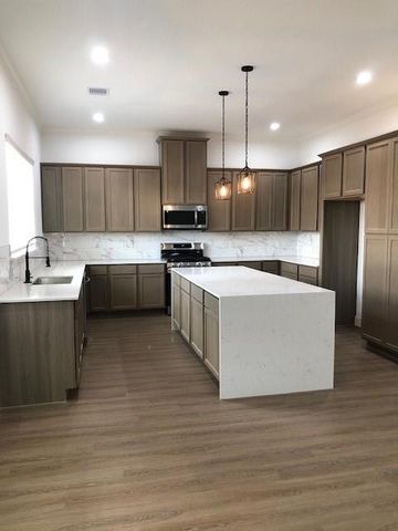 1734 Lantana Lane, El Campo, TX 77437