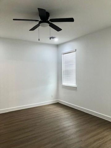 1734 Lantana Lane, El Campo, TX 77437