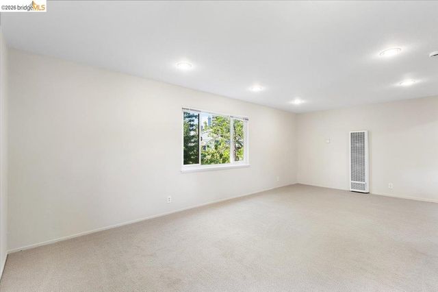 31 Croxton Ave, Oakland, CA 94611