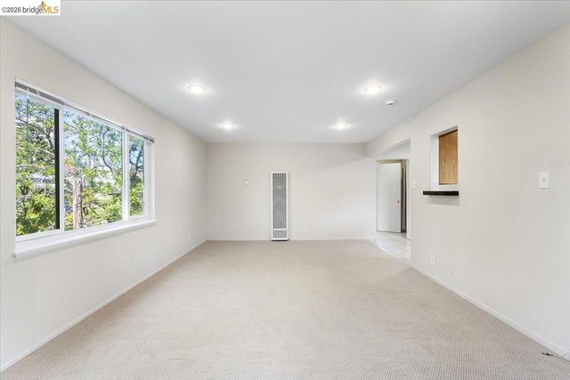 31 Croxton Ave, Oakland, CA 94611