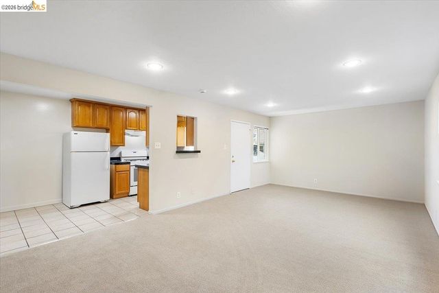 31 Croxton Ave, Oakland, CA 94611