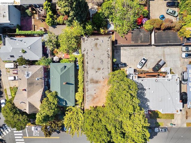 31 Croxton Ave, Oakland, CA 94611