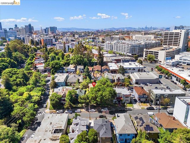 31 Croxton Ave, Oakland, CA 94611