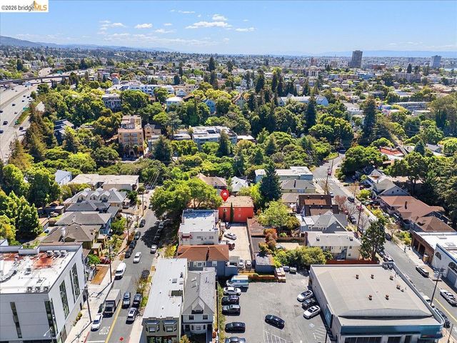 31 Croxton Ave, Oakland, CA 94611